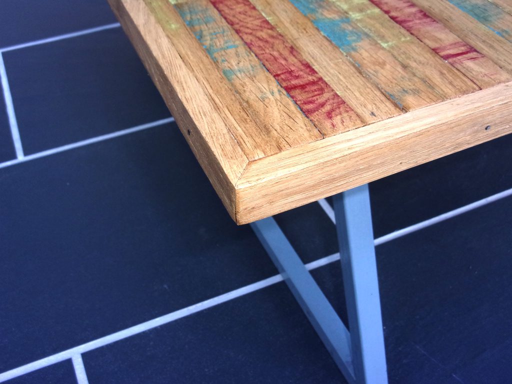 table contemporaine en chêne
