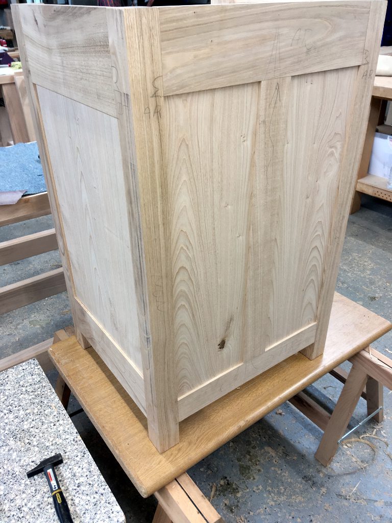 meuble en chataignier