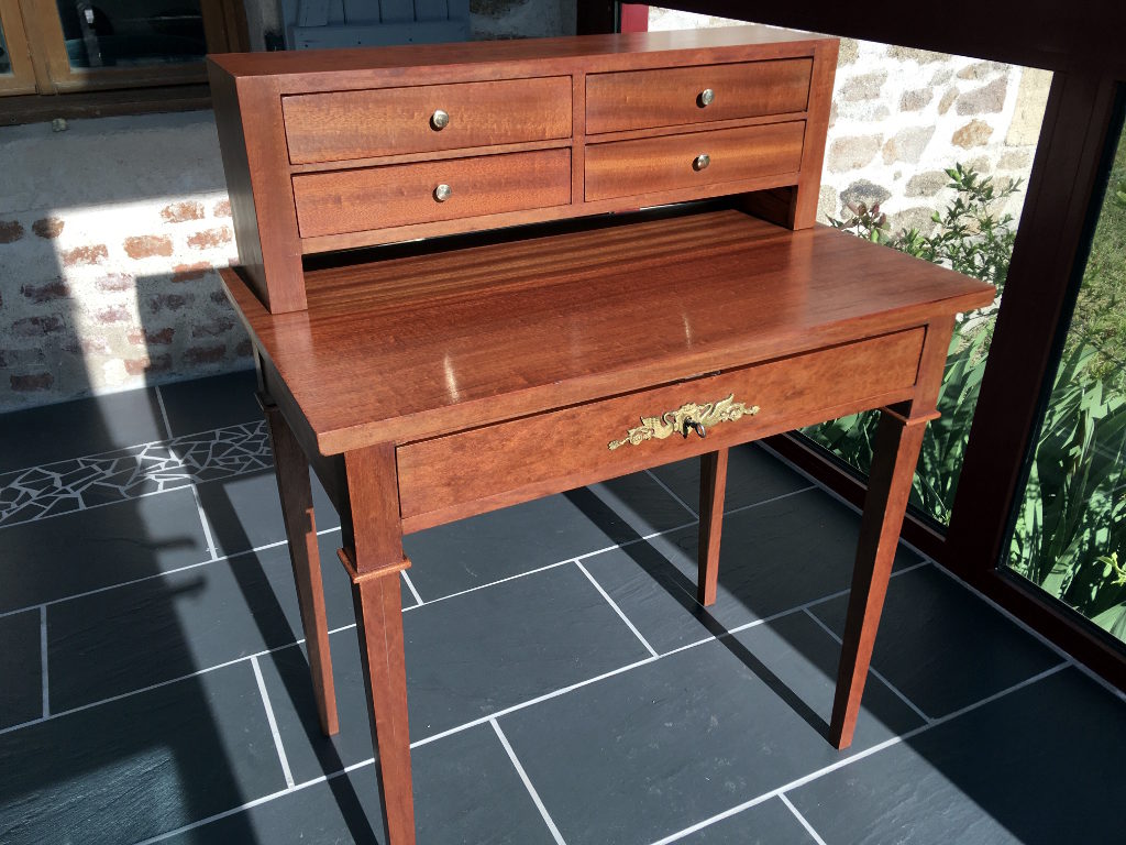 bonheur du jour bureau à gradin secrétaire en acajou ébéniste menuisier